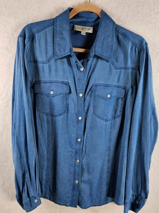 Jones New York Tops - Jones New York Sport Chambray Button-Down Shirt Women's Size 2X